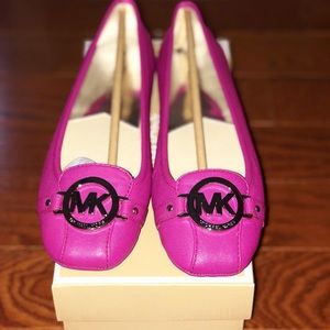 NWT Michael Kors Fushia Fulton Moc Flats